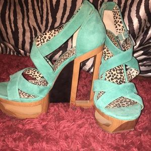 Jessica Simpson heels!